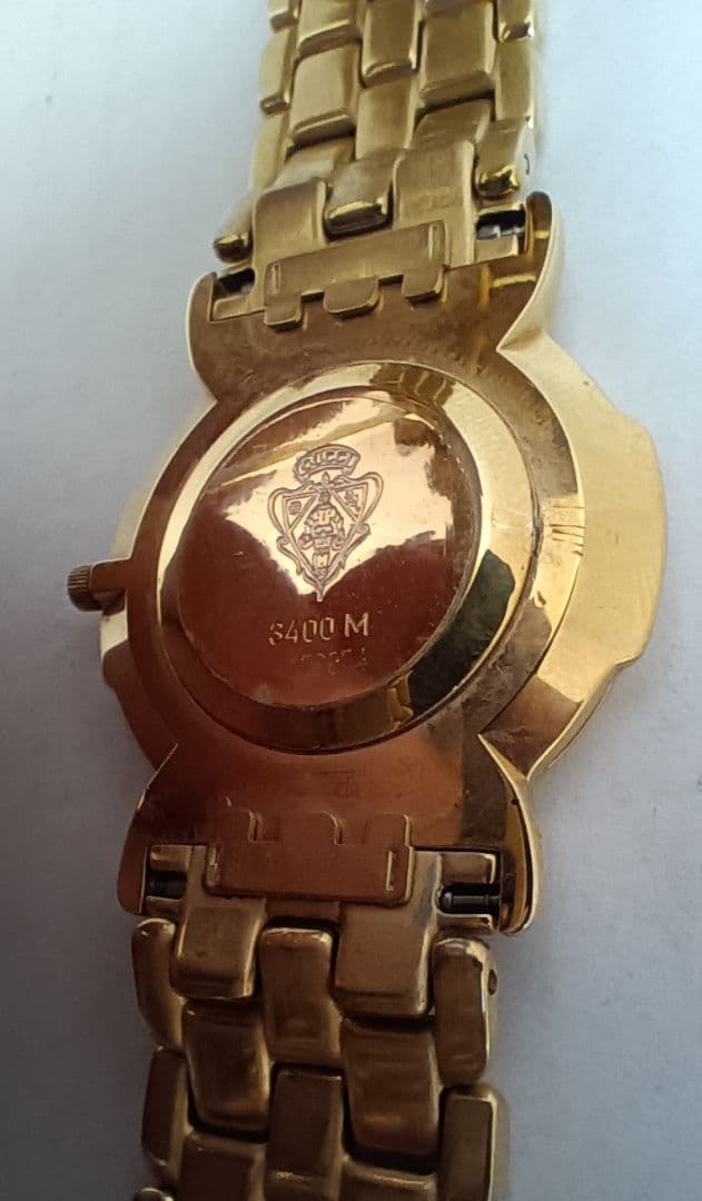 E*y様 GUCCI ゴールド アナログ腕時計