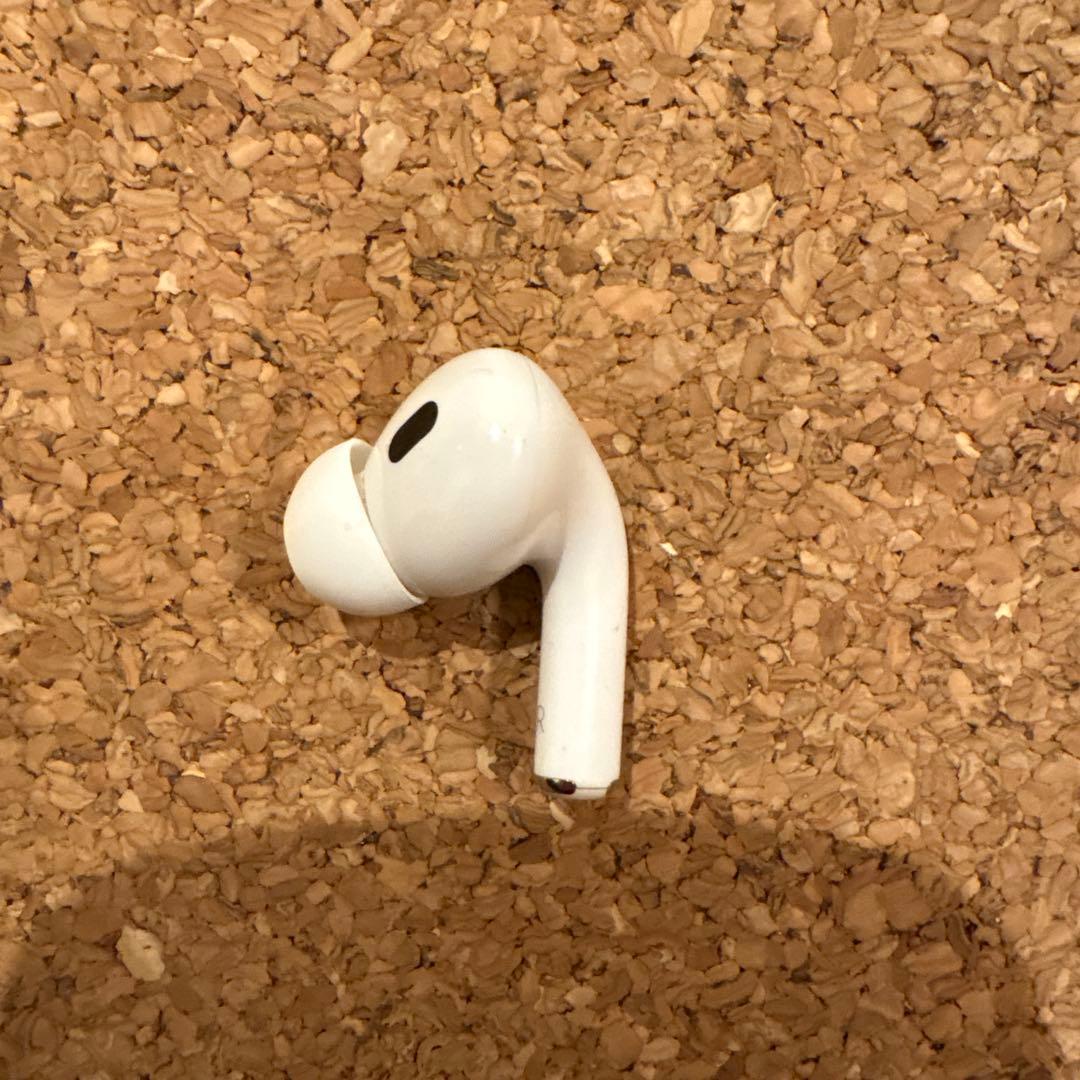 AirPods pro 2 第2世代 ジャンク品（本体ジャンク、左耳紛失）