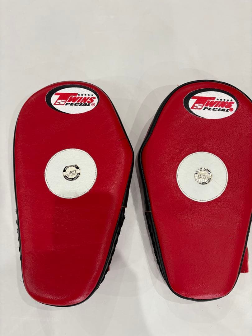TWINS 赤 キックミット フリーサイズ