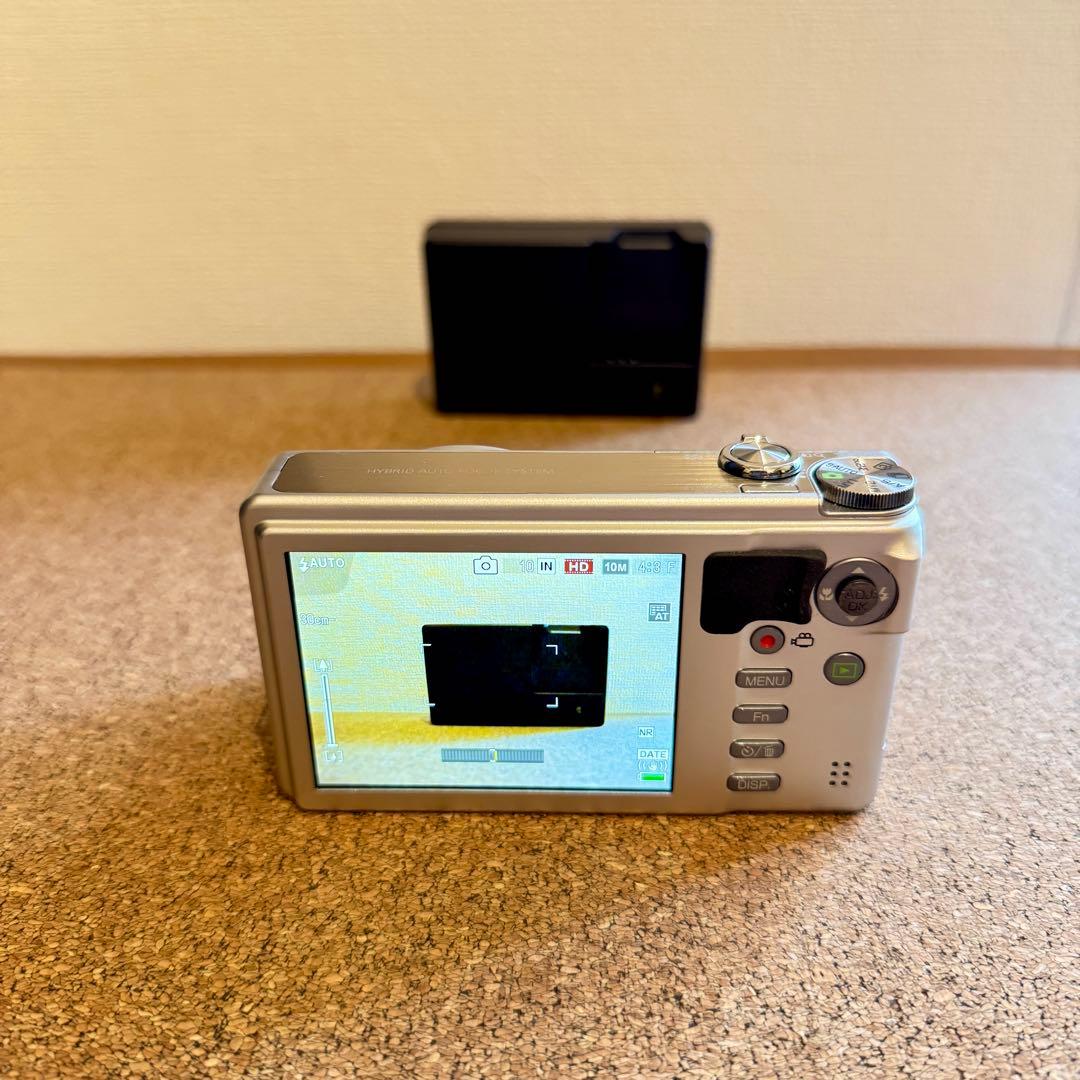 【動作確認済・付属品完備】Ricoh CX6 シルバー コンパクトデジタルカメラ