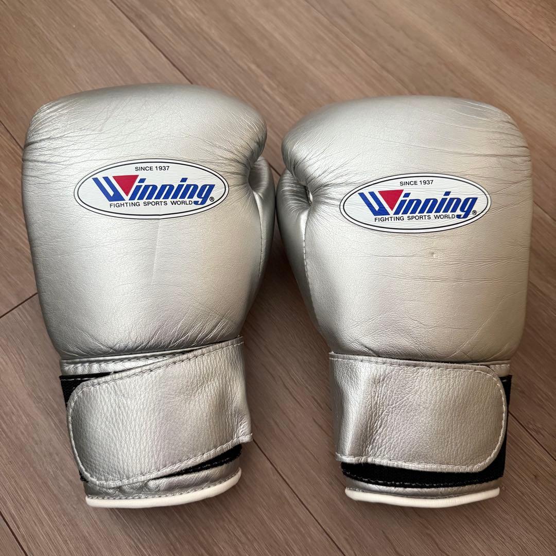 Winning ボクシンググローブ 8oz シルバー
