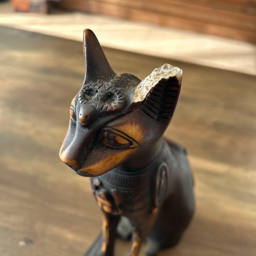 エジプトの猫の像