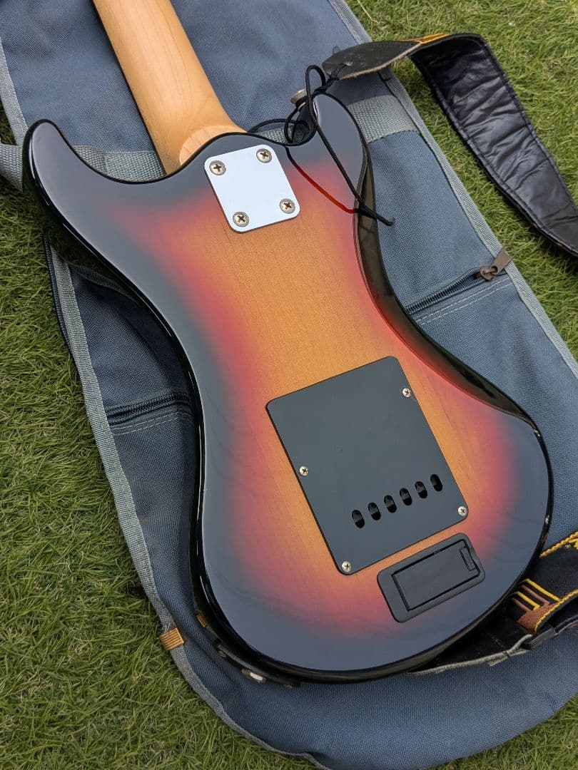 マリンライダー エレキギター サンバースト 動作OK アンプ内蔵ギター