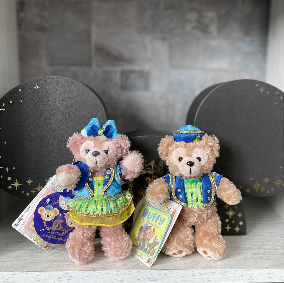 ダッフィー　シェリーメイ　ぬいぐるみバッジ