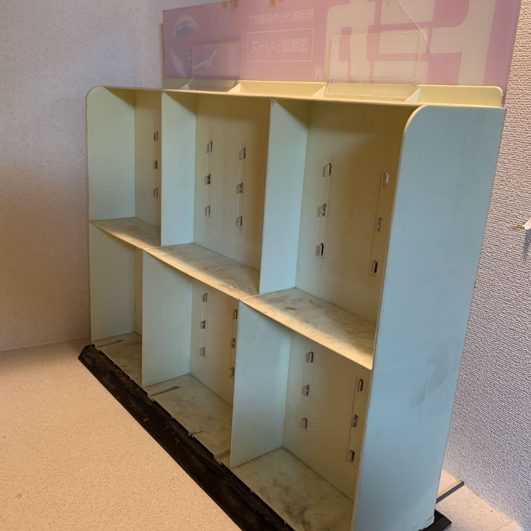 トミカ　ショーケース　80台収納