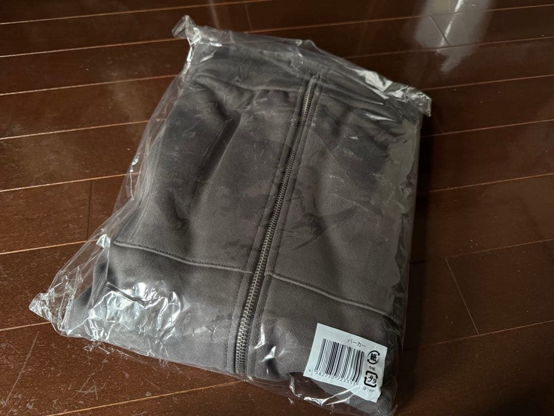 藤井流星プロデュース「Zipper Hoodie」