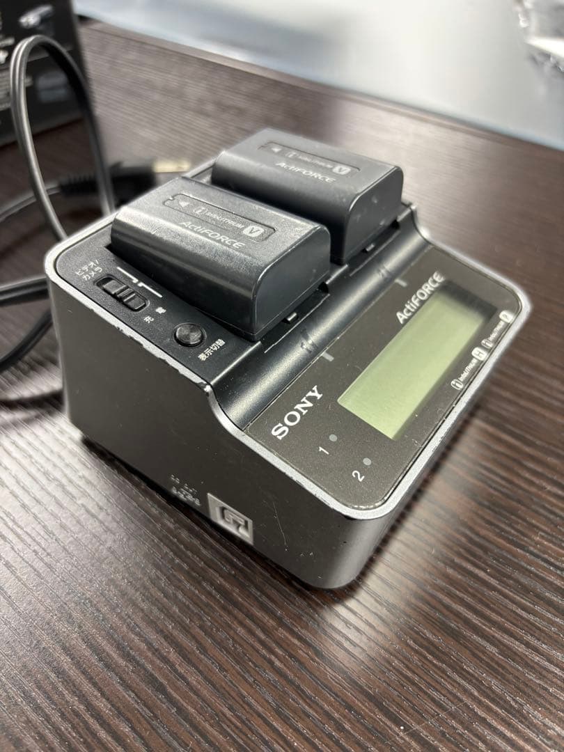 SONY ビデオカメラ　FDR-AX700 １回使用のみ