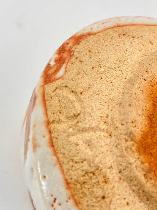 【玉置保夫】志野　茶碗　桐共箱　共布　岐阜県重要無形文化財保持者