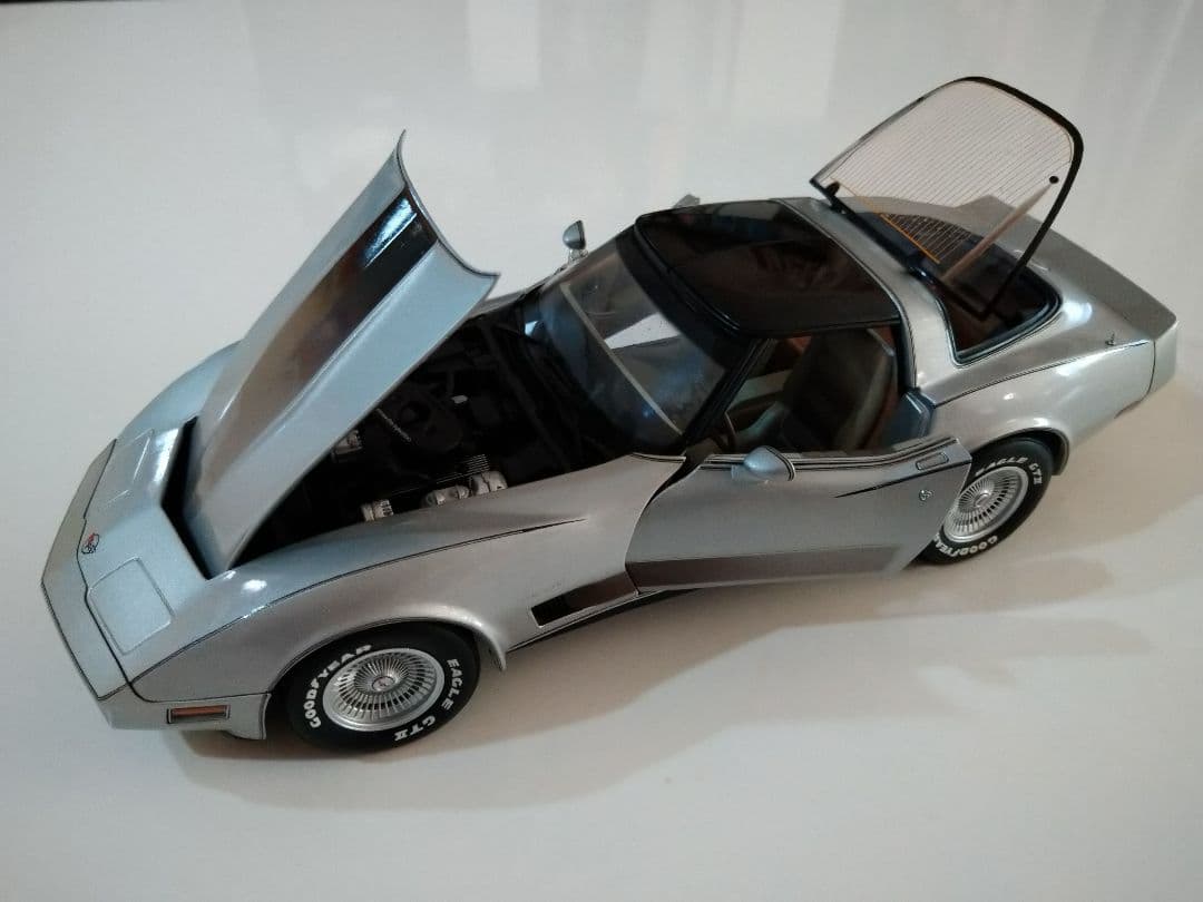 車　ＡＵＴＯ・Ａｒｔ　ダイキャストミニカー　コルベット　スティングレーカブリオレ