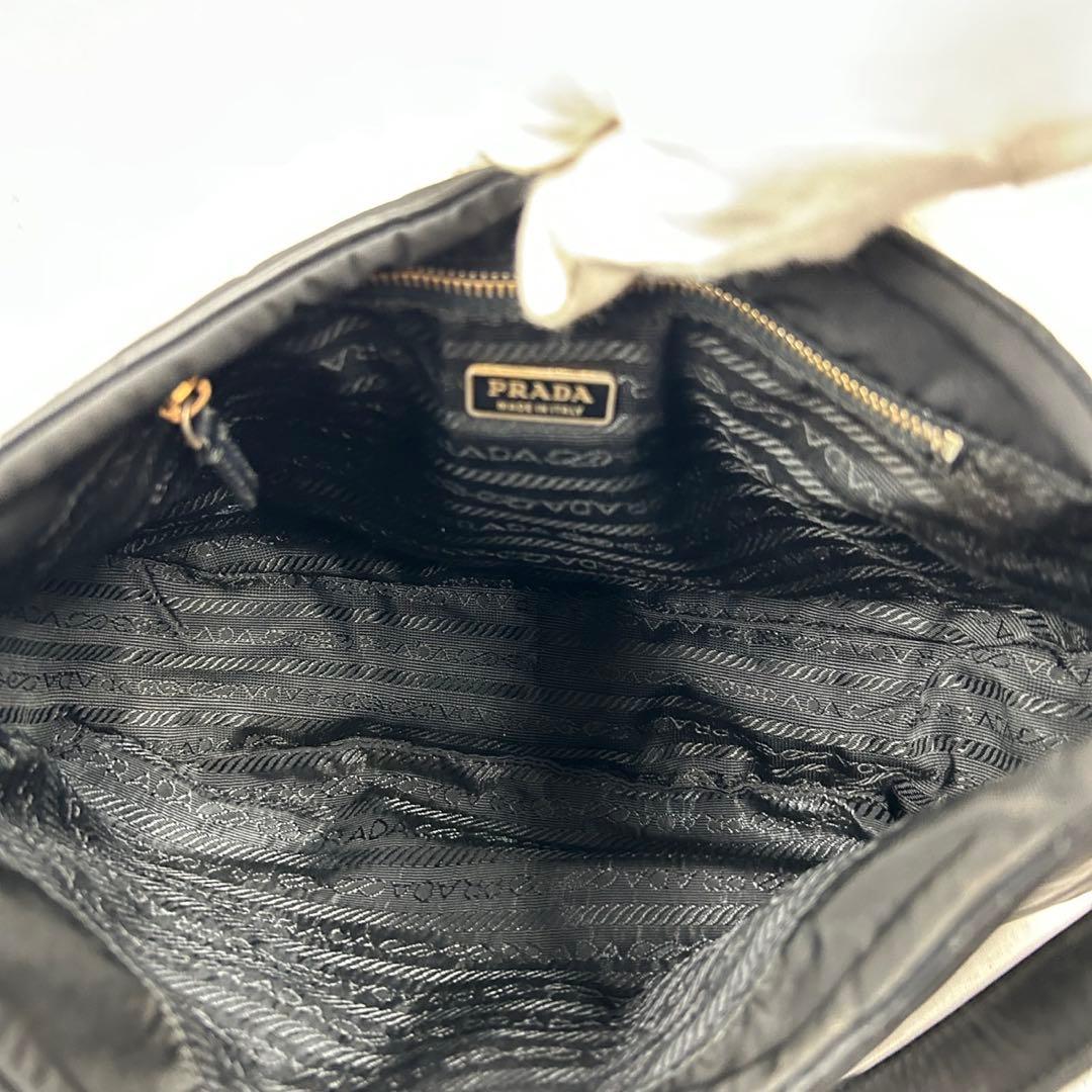 プラダ ワンショルダー 2way ハーフムーン ターンロック 三角ロゴ ネロ