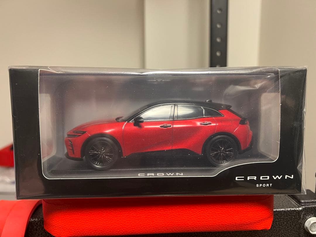 トヨタ クラウンスポーツ ミニカー 非売品