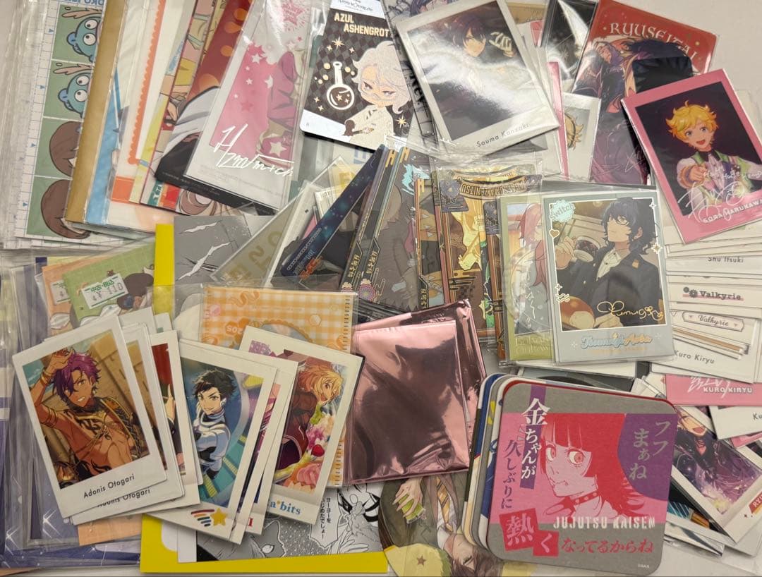 アニメグッズ まとめ売り 超大量 紙類・薄物・平物全般 ノンジャンル