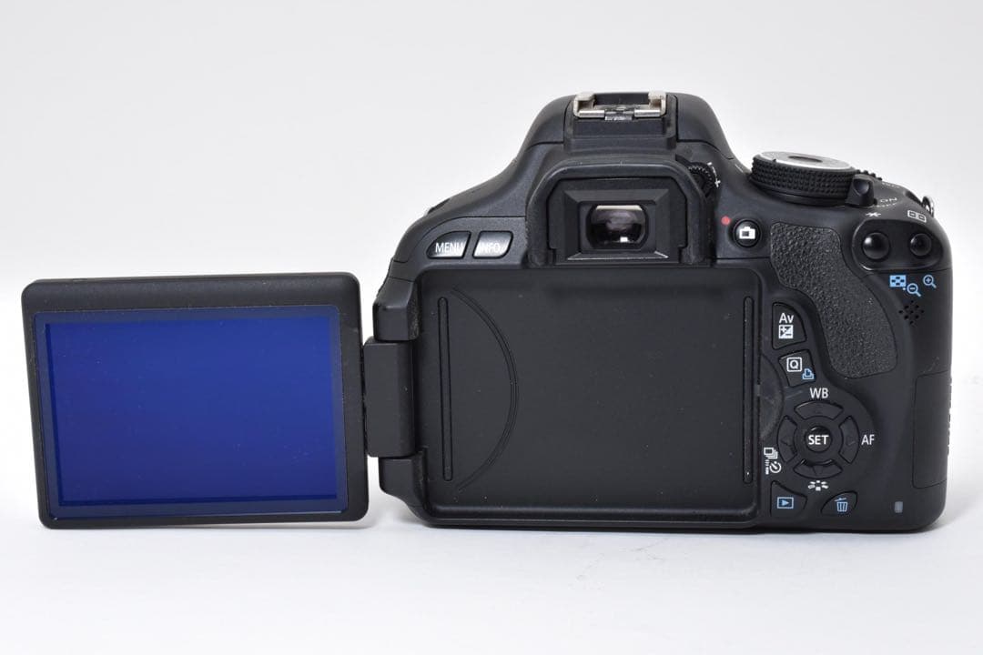 Canon EOS Kiss X5 本体 + バッテリー充電器