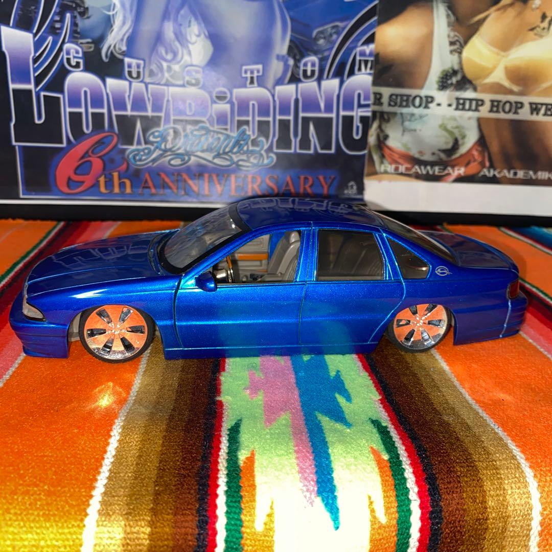 DUBシェビーインパラ ミニカー　１／２４　色青