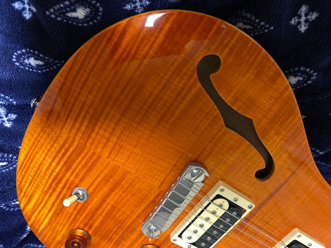 PRS SE Custom 22 セミホロウボディギター