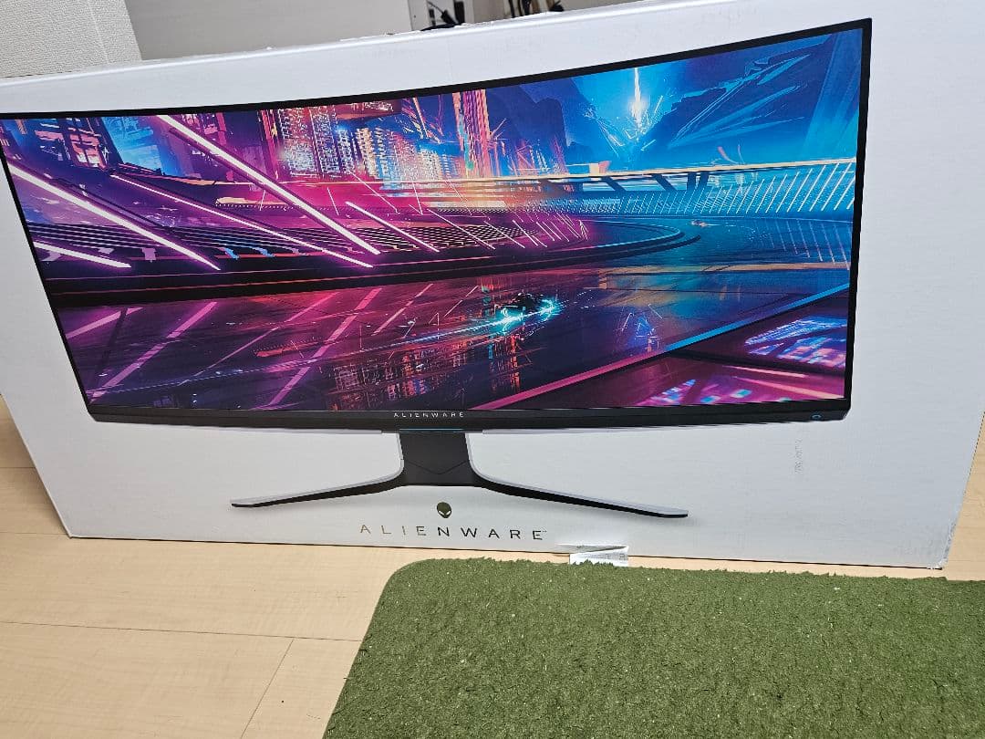 ALIENWARE AW3821DW 37.5インチ 曲面モニター　画面割れ