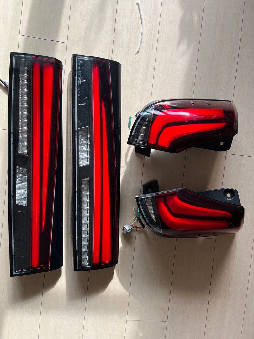 ノア/ヴォクシー 90系 フルLEDテールランプ