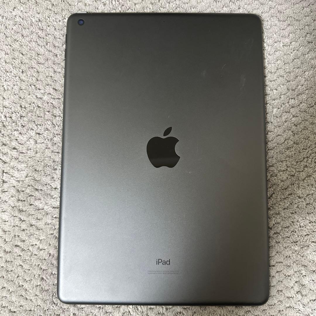 Apple iPad 無印　第8世代　スペースグレー