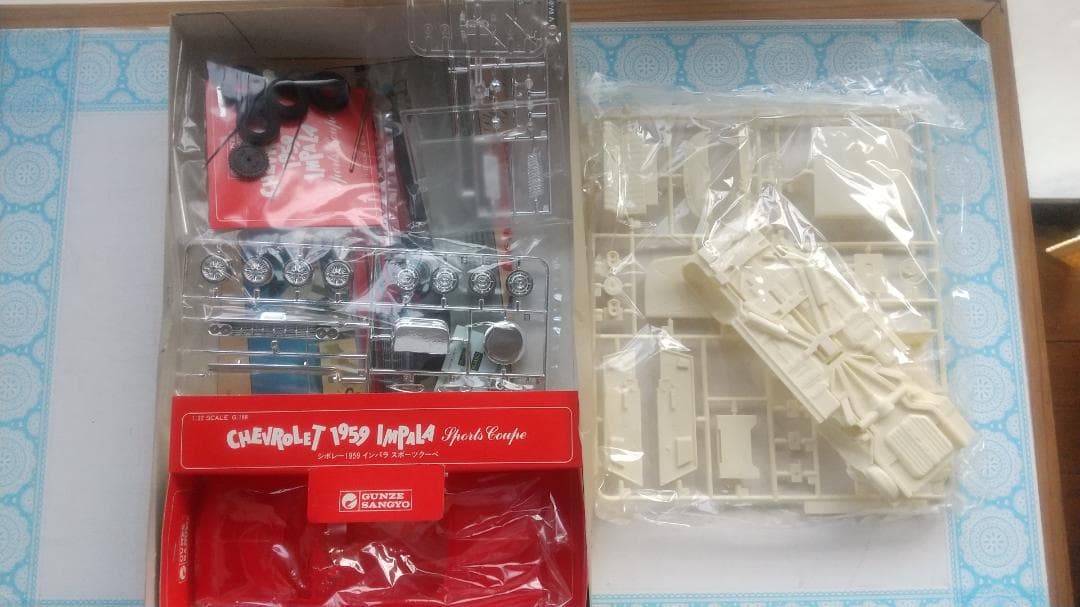 日産ブルーバード、シボレーインパラ、シルビア、ホンダ1300 プラモデルセット