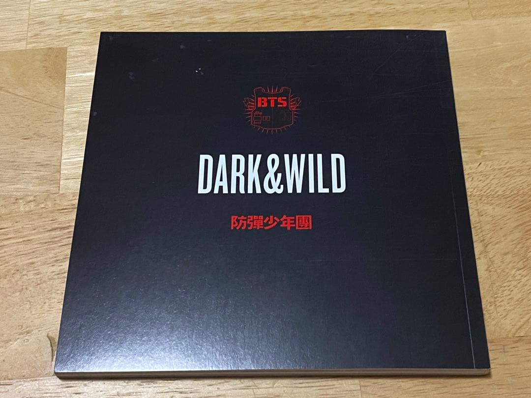 BTS DARK&WILD サイン