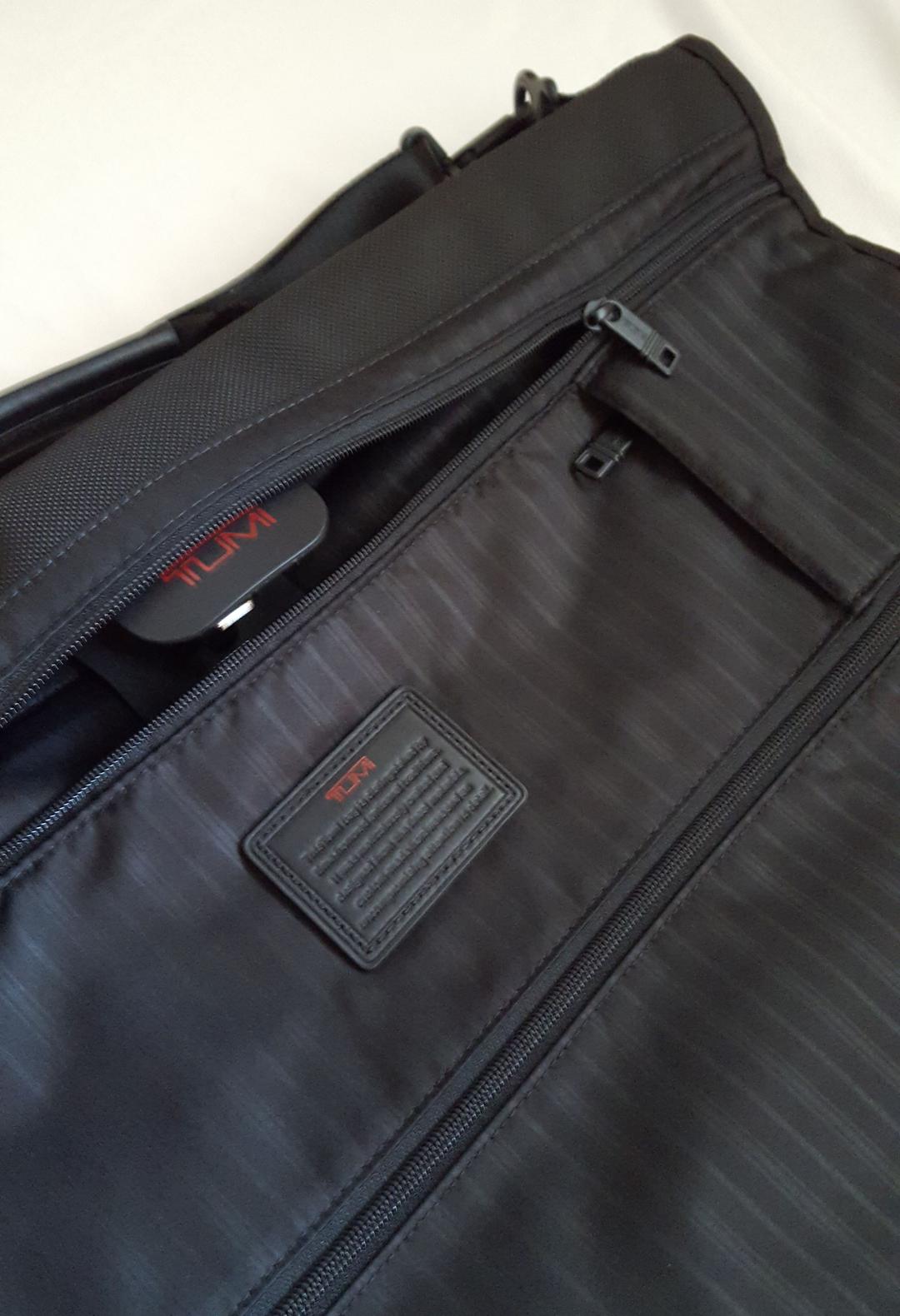TUMI ガーメントバッグ