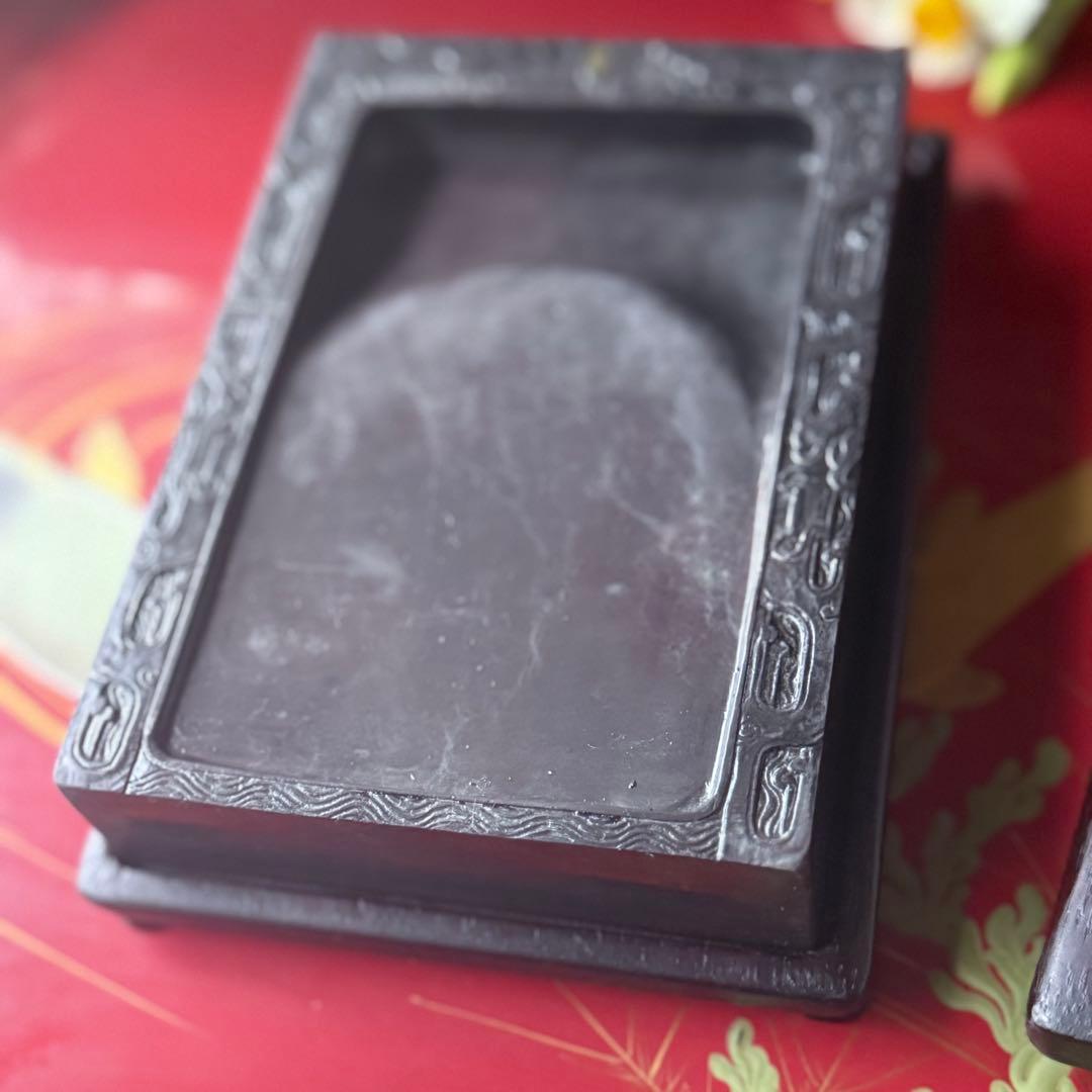 書ぞめに‼️新春期間限定‼️不世出の名品‼️旧家蔵出端渓硯『古松❌瀧　硯』」唐木箱1点