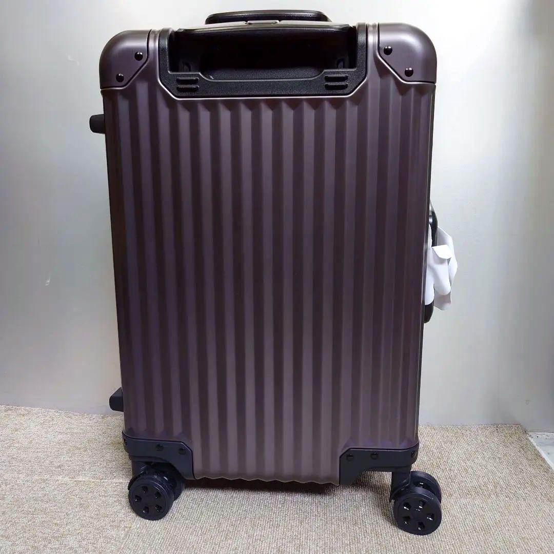 未使用 メルセデスベンツ AMG 33L キャリーバッグ　グラスプレゼント