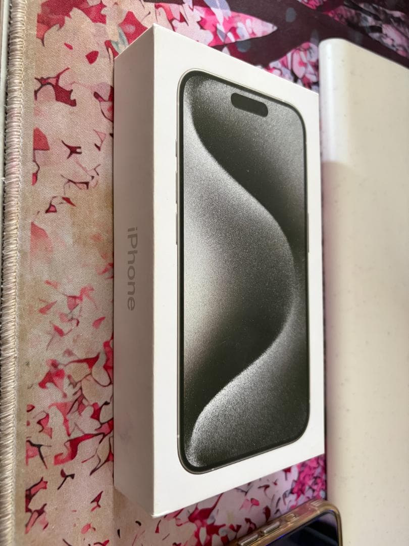 iPhone 15 Pro 256GB SIMフリー ホワイト チタニウム