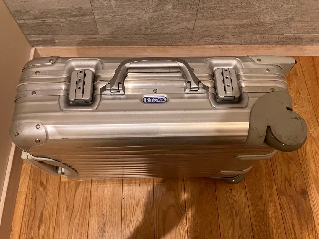 RIMOWAリモワ トパーズ シルバー32l 機内持込 青ロゴ 静音化