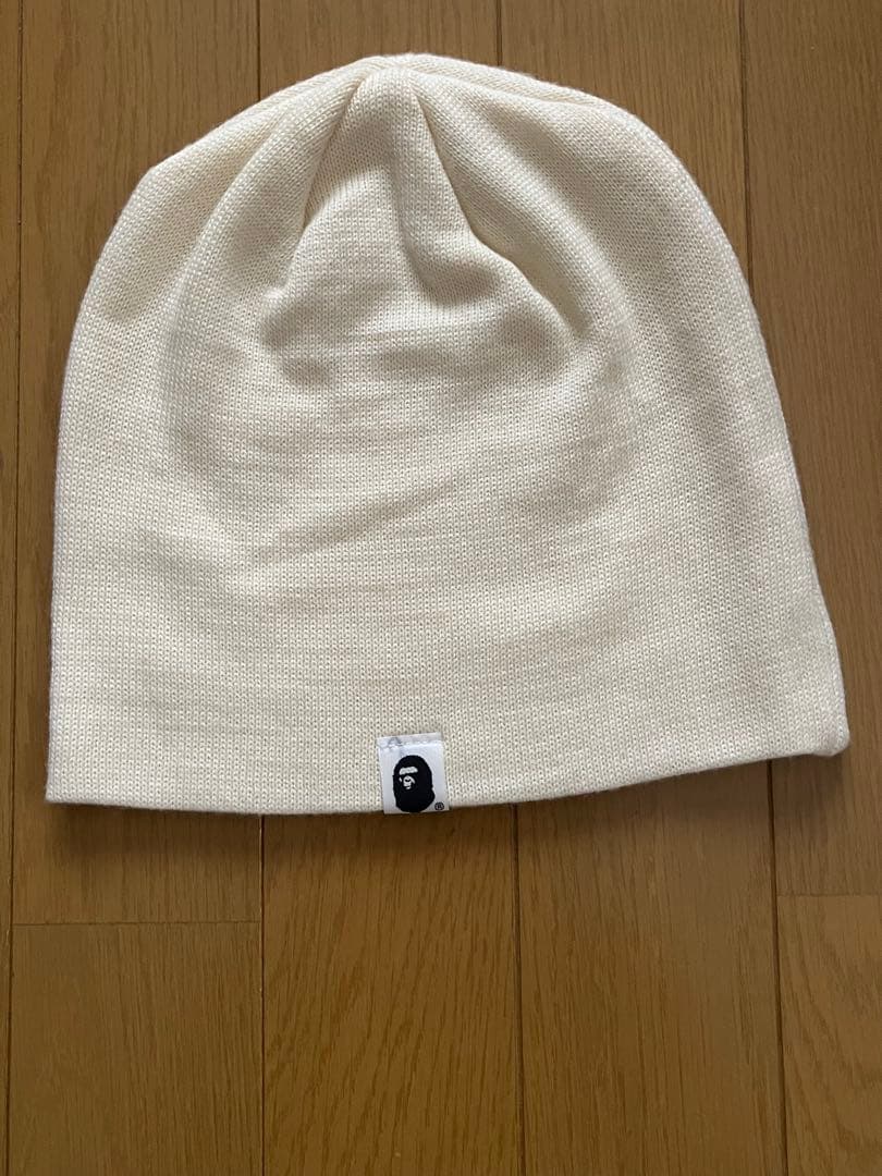 A BATHING APE ホワイトビーニー ラインストーン