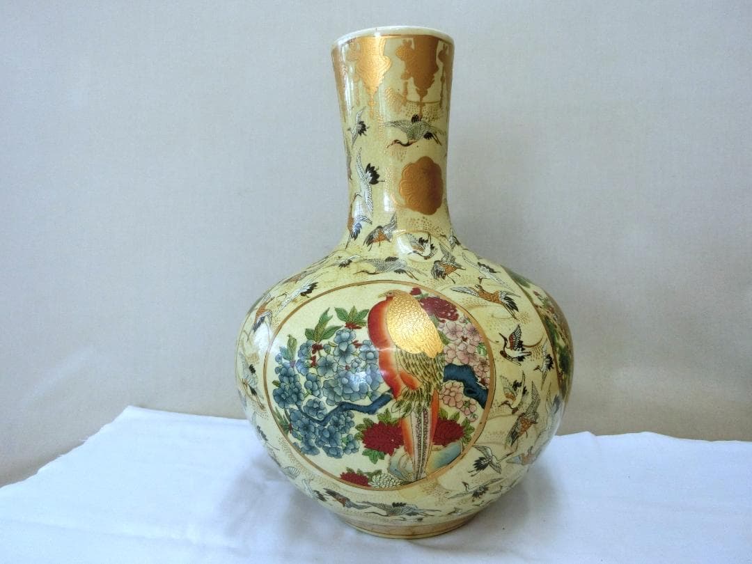 【金彩多色色絵花器　首長壺　群鶴丸窓花鳥文・NG・中国　オブジェ】古董　陶磁器