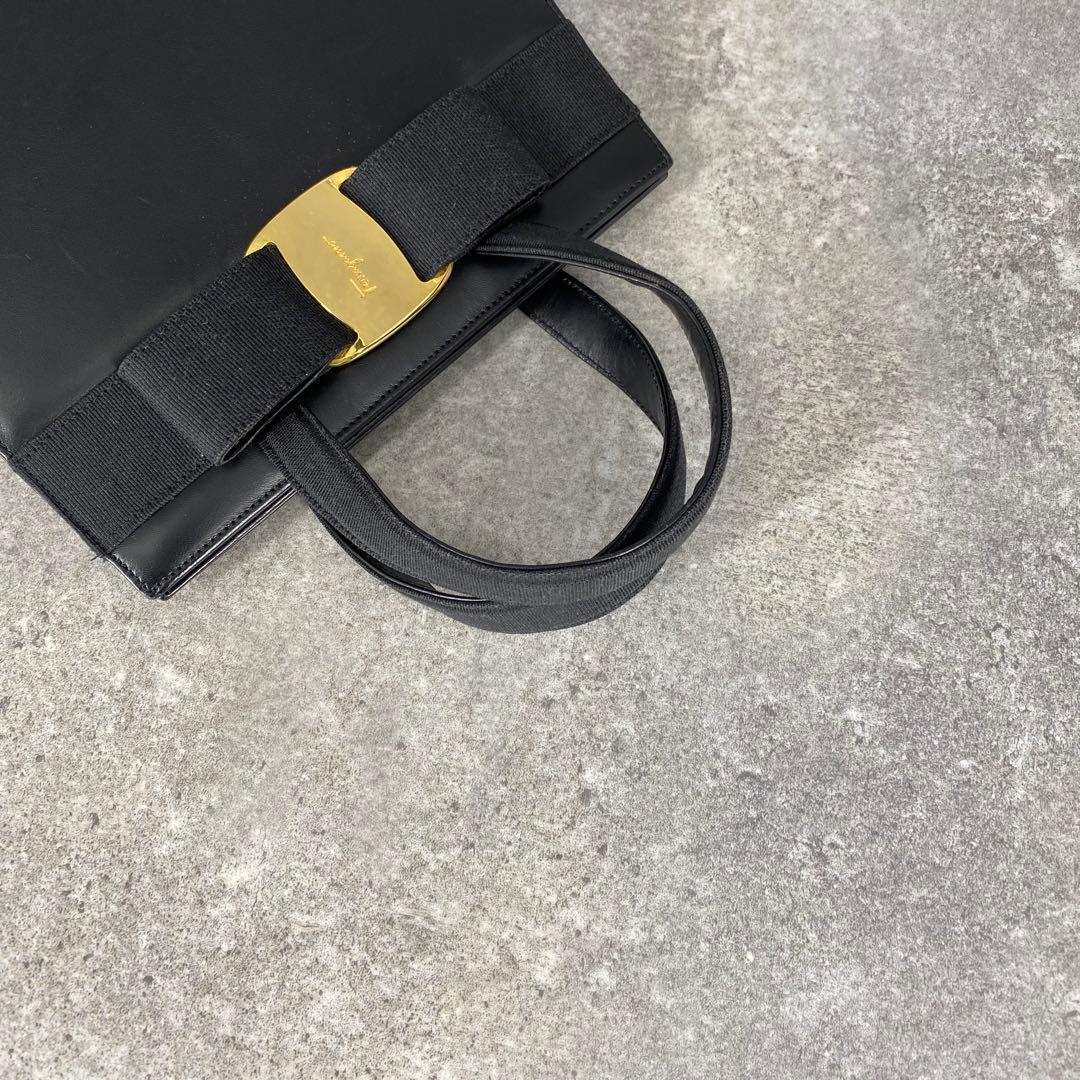 フェラガモ ヴァラ リボン 金具 ハンドバッグ トートバッグ レザー ブラック