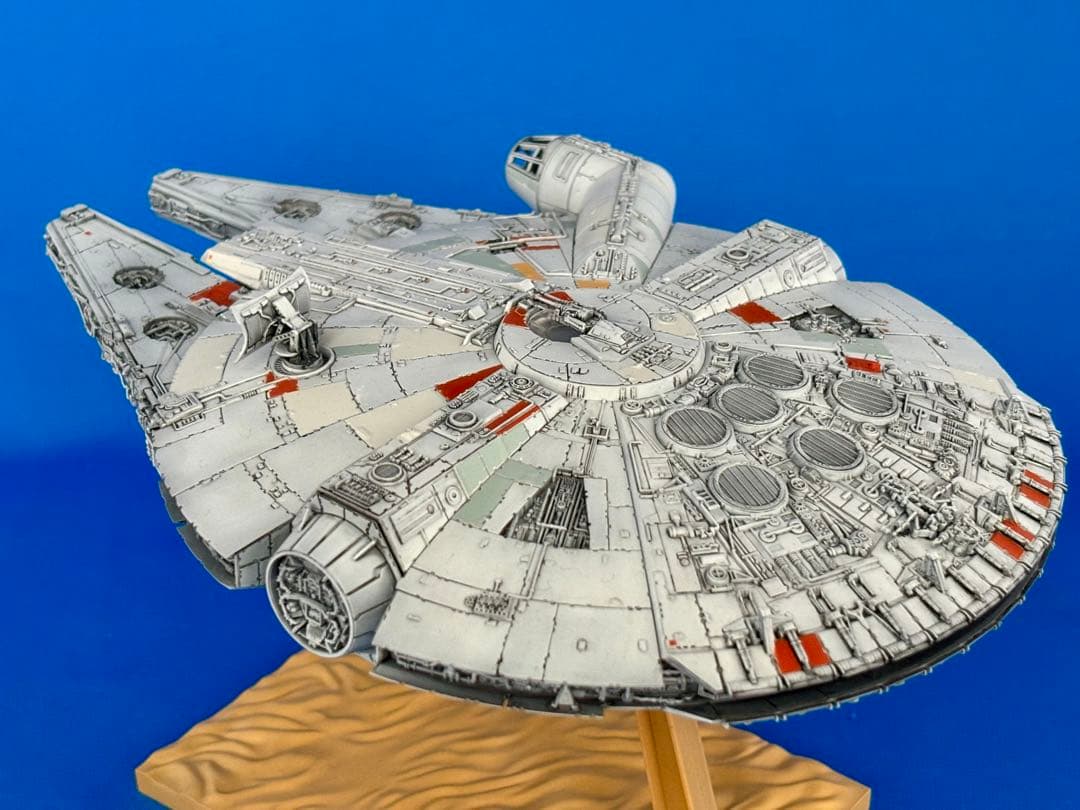 バンダイ スターウォーズ1/144 ミレニアム・ファルコン フォースの覚醒完成品
