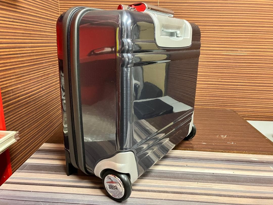 美品 ほぼ未使用 ゼロハリバートン 2輪 キャリーケース スーツケース　28L