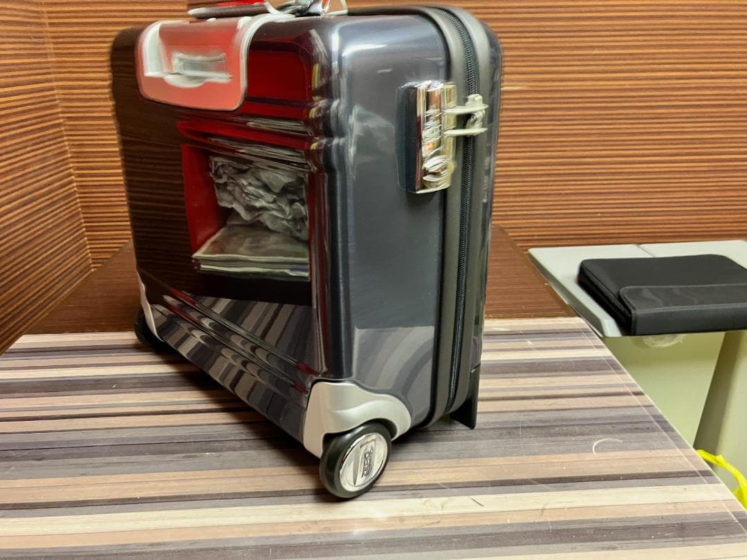 美品 ほぼ未使用 ゼロハリバートン 2輪 キャリーケース スーツケース　28L