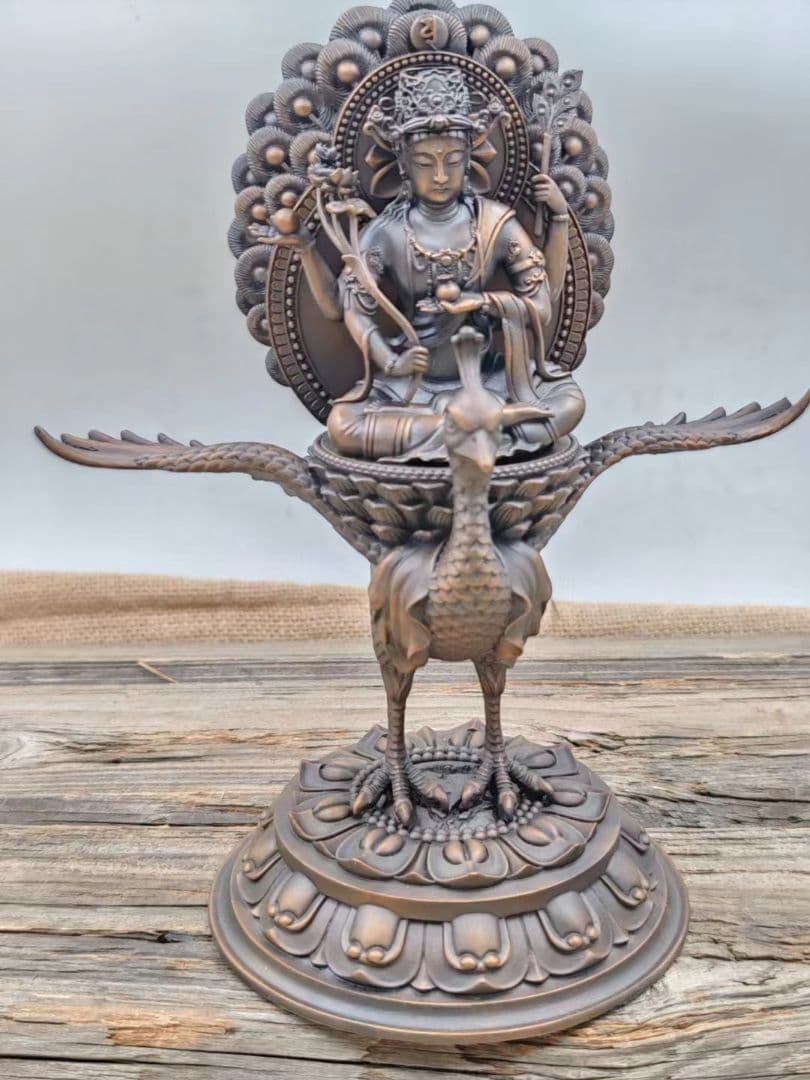 【修縁堂】真言宗 仏像 仏具 孔雀明王 置物 内蔵版 18CM