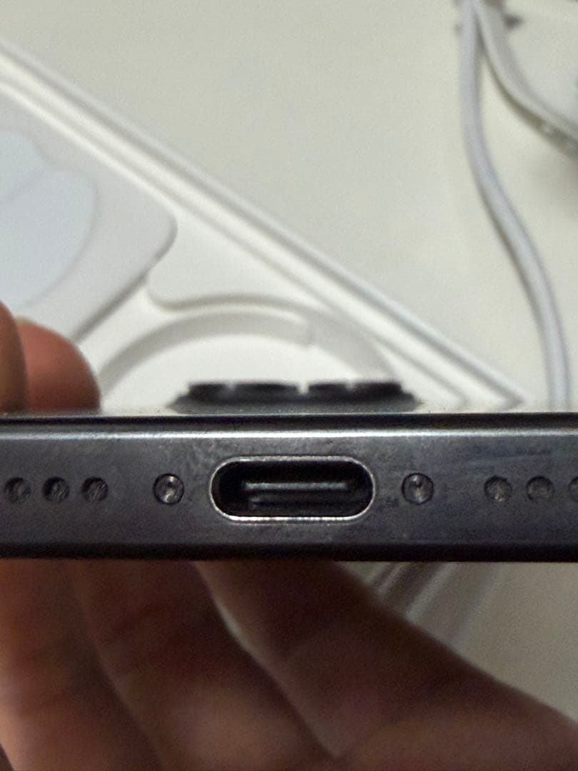 iPhone 15pro 256gb ブラックチタニウム　SIMフリー