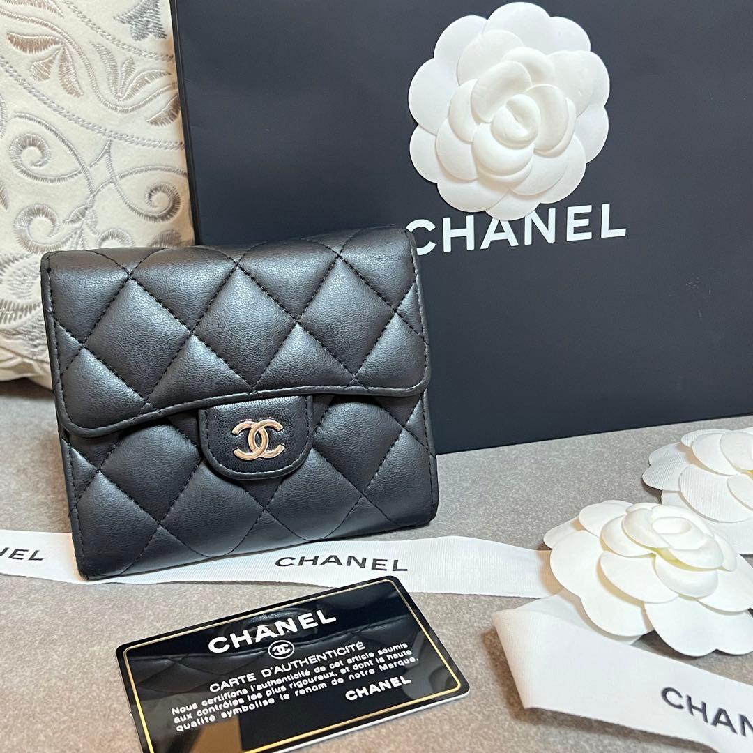 ◆カーミ◆ CHANEL マトラッセ ブラック ラムスキン 折り財布