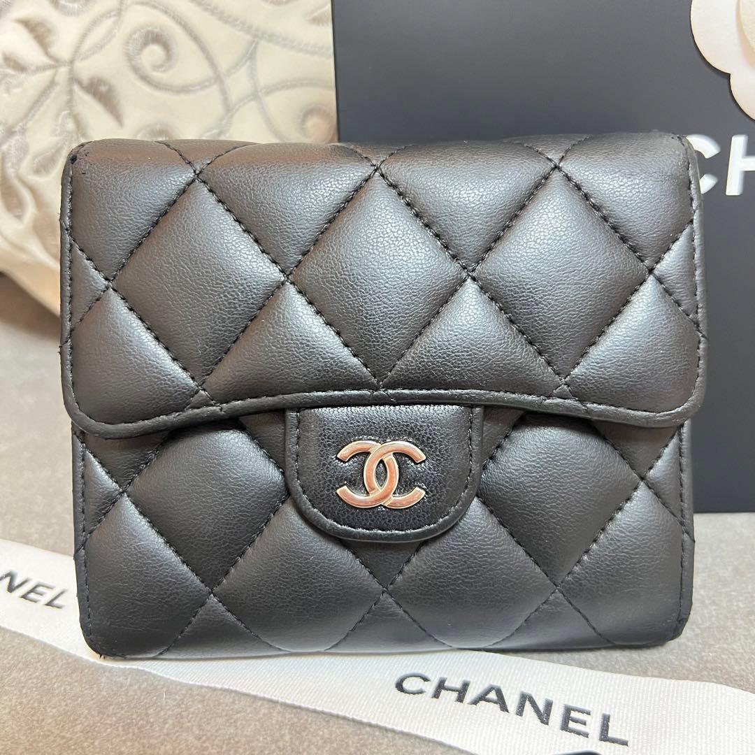 ◆カーミ◆ CHANEL マトラッセ ブラック ラムスキン 折り財布