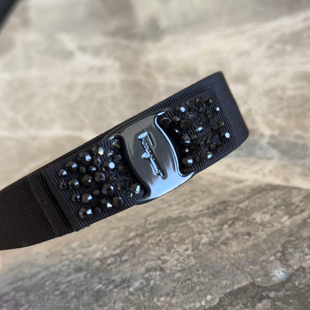 ◆サルヴァトーレ フェラガモ◆ブラック×ブラックビジュー　カチューシャ