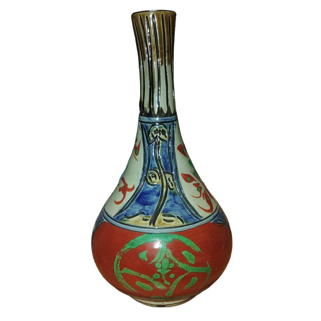 沖縄　壺屋焼　新垣勲　草花文花瓶　高さ29cm