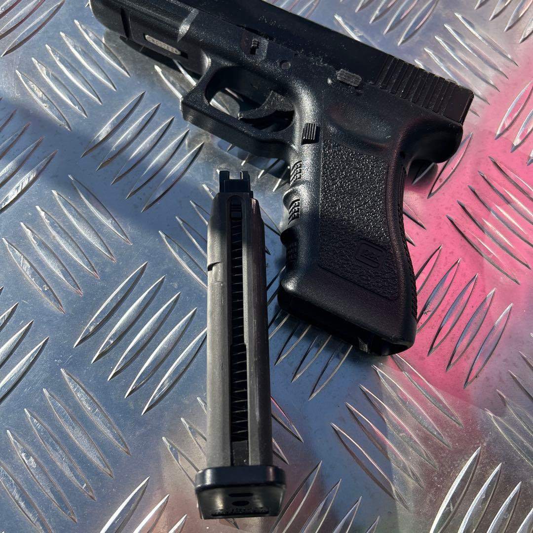 Glock 17 ガスガン 9x19mm オーストリア製　マガジン2個付き