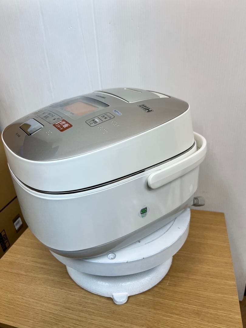 TOSHIBA 東芝 真空IH炊飯器 RC-10VQF 5.5合 2013年製