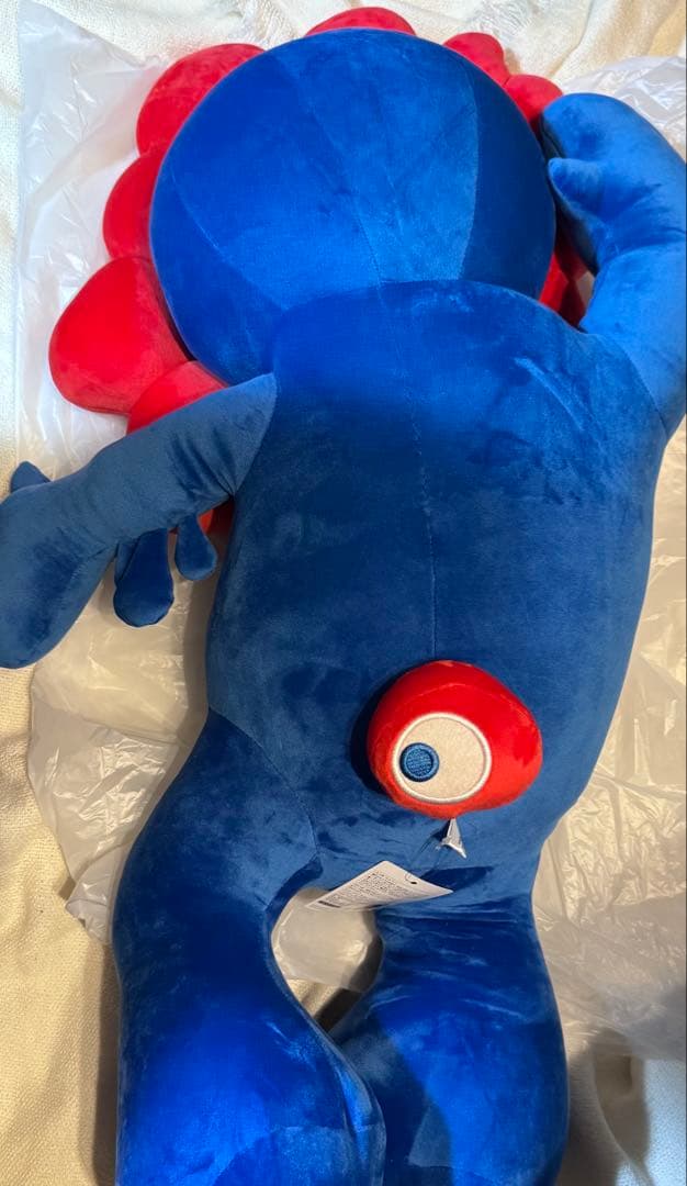 約80cm 目が特徴的なぬいぐるみ