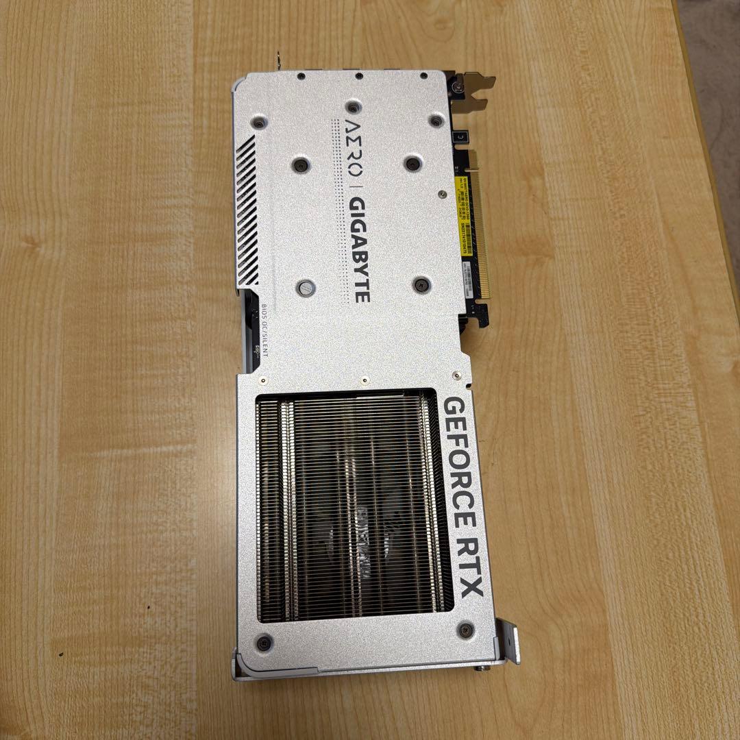 グラフィックボード・グラボ・ビデオカード GIGABYTE GeForce RTX 4070 AERO OC 12G