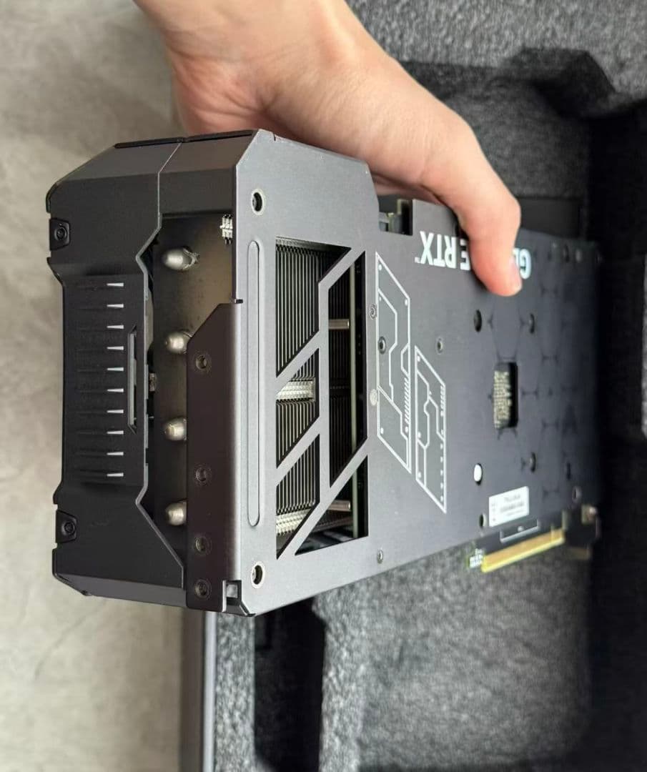 グラフィックボード・グラボ・ビデオカード ASUS TUF Gaming GeForce RTX 4060 Ti 8GB