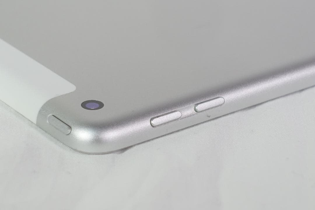 iPad 第5世代 Cellular シルバー 32GB A1823