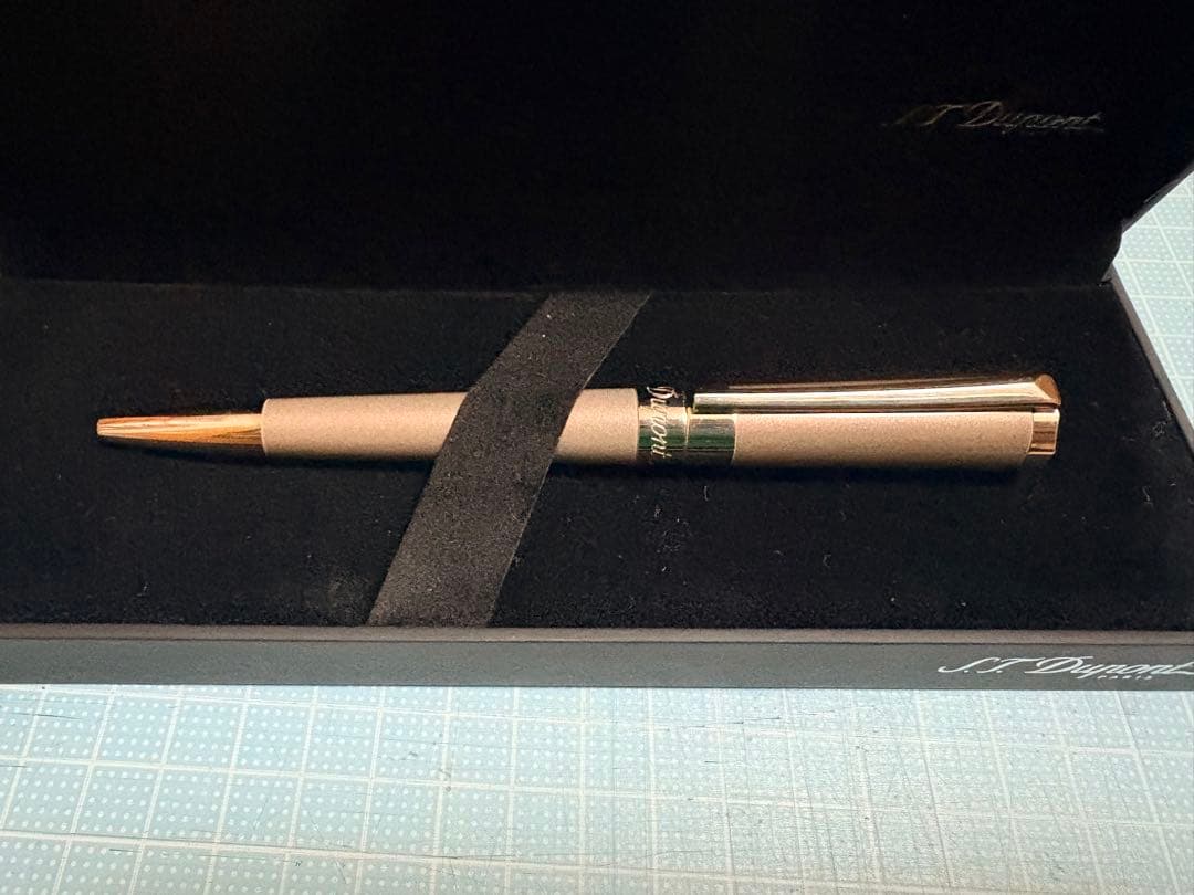 【匿名配送】S.T. Dupont ボールペン グレー（芯は入っていません！）