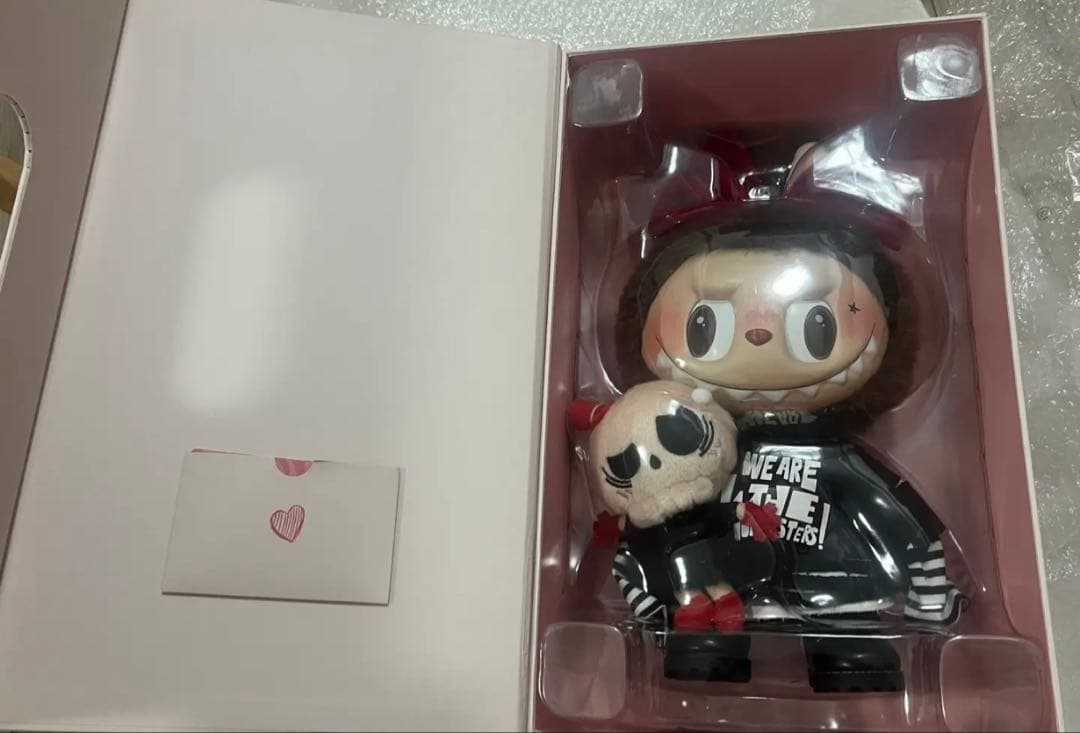 POPMART Labubu バレンタイン限定　Catch Me If You