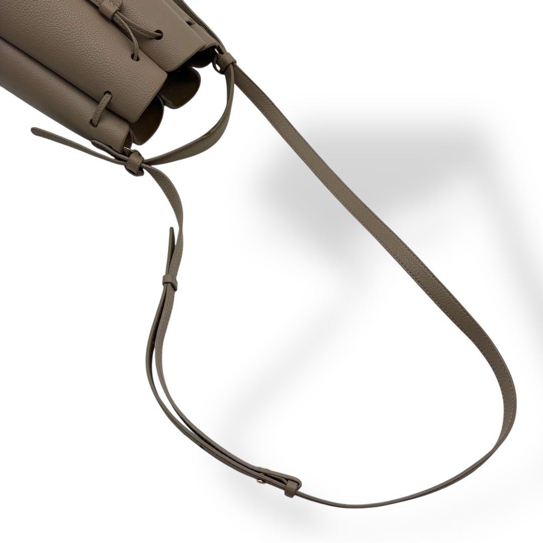 専用 ポレーヌ ショルダーバッグ カヌレバッグ 斜め掛け レザー グレー系